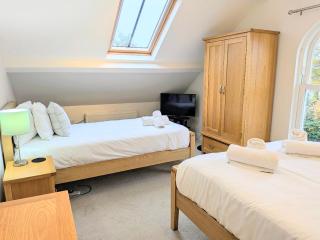 7 Bluebridge Court with Free Parking - 6