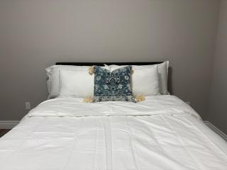 Cozy Queen room with private bathroom and free parking - Windsor - 1