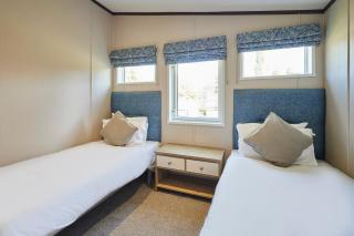 Bridgewater Lodge with Hot Tub - York - 4