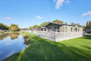 Bridgewater Lodge with Hot Tub - York - 9