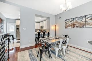 Outstanding Home Relaxing Rooftop with Patio & Grill - 3