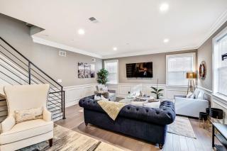 Exceptional Downtown Townhome with Roof Deck -4Bedroom & 3Baths - 8