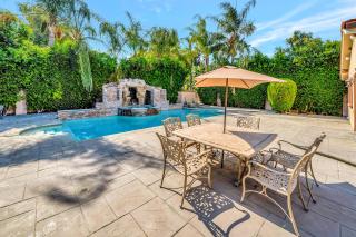 Elegant 4BR Home with Waterfall Pool, Spa and Fire Pit - Tarzana - 5