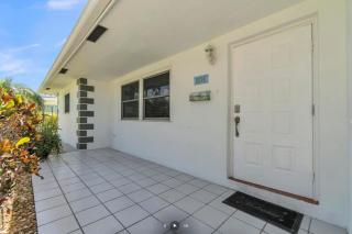 Modern Home in Hallandale Beach - 4