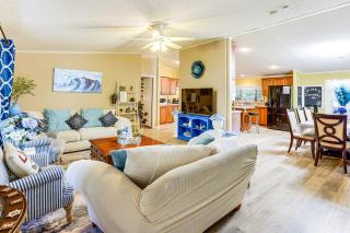 Lake Livingston Home with Dock and Deck! - 4