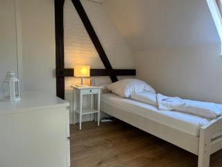 1 Doppelzimmer und 2 Einzelzimmer über 2 Etagen - 3