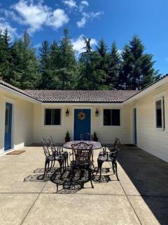 Luxury Vacation Rental near Dundee in Heart of Oregon Wine Country - 1