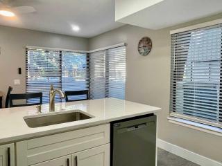 802 Harbourmaster Villa Pool Golf View Bike to Beach - 1