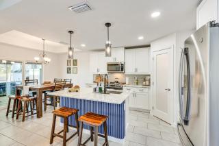 Poolside Oasis and Outdoor Kitchen Cape Coral Home - 4