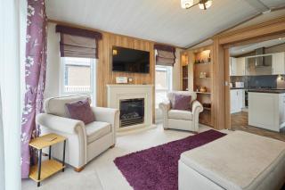 Bakers Lodge with Hot Tub - 7