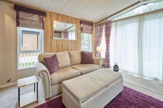 Bakers Lodge with Hot Tub - 1