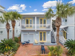 Tram-on-Time Carriage House by 30A Escapes - 0