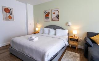 Rooftop-Pool King Bed Suite on Ocean Dr C305 - Miami Beach - 6