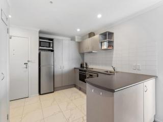 Eden Terrace Two Bedroom Free Parking - 3
