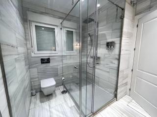 Reno'd Heritage Camino Apartment - 8