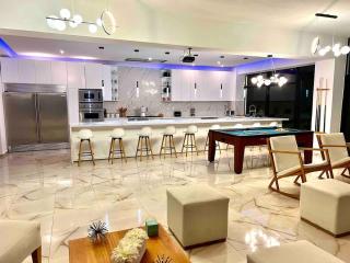 8 BR Grand Villa in Oceanfront Comm Sosua Ocean Vill - 2