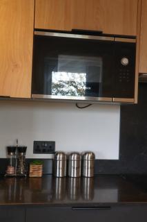 Luxurious Modern 2 Bedroom Apartment with Terrace - 4