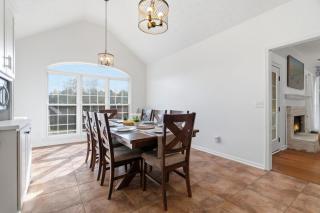 The Southern Haven Pool Retreat Near Fort Moore - 1