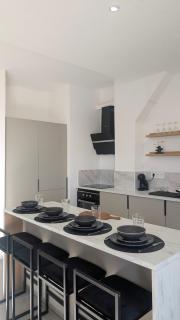 L'alcôve - appartement moderne et spacieux - proche gare - centre historique - WiFi - Clim - 8