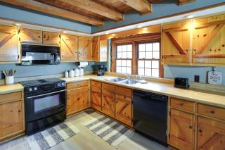 Kentucky Lake Access! Family Log Cabin with Deck - 7