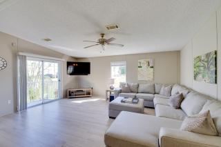 Sebastien Cottage with Screened Porch, 5 Mi to Beach - 8