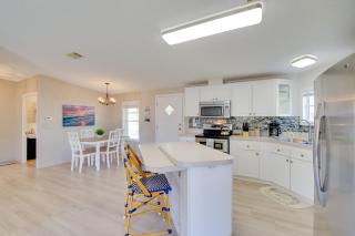 Sebastien Cottage with Screened Porch, 5 Mi to Beach - 4