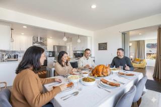 Family Beachside Driftwood House 3BR Yard & Parking - 9