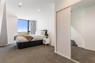 Ellerslie Escape 2BR Balcony by Zodiak Stays - 5