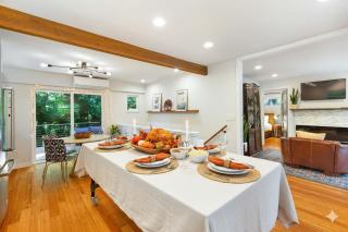 3BD Remodeled Home Near Beach - 9