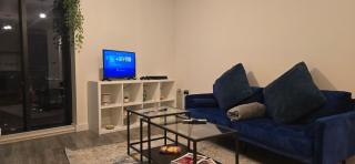 The Broad Street Residence Elegant Two-Bedroom Stay - 7