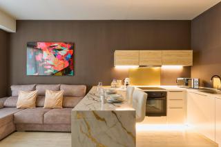 Kosta Homes - Modern Coastal Getaway 400m from Sea - 2