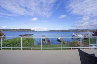 Waterfront Blue Haven w Dock, Garden & Lake Views - 7