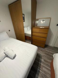 Stunning One Bedroom Apartment In Park West - 7