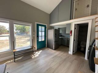 6-bedroom property split between a tiny home and - 8