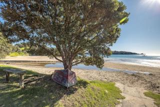 Little Oneroa Beach Bach - 3