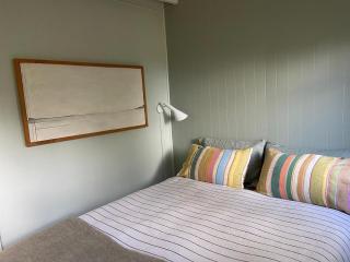 Little Oneroa Beach Bach - 3