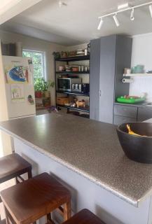 Little Oneroa Beach Bach - 2