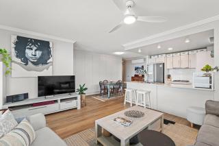 Palm Beach Bliss! Walk to Beach, Cafés & Dining! - 1