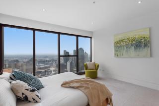 Complete Host Prima Towers Apartments - 1