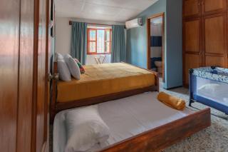 Artful and Quiet Pause in Santa Tecla and BBQ garden - 3