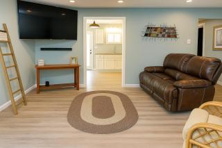 Relaxing Stay with Workspace Wifi Lake Views - Mercer - 4