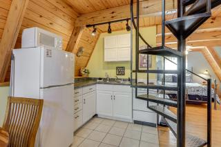 Pond Mountain Springs Hawk Cabin, 4 Mi to Dtwn - 6