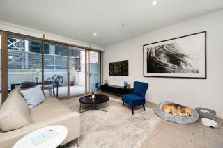 Fitzroy 2BR Patio Parking & Pet-Friendly - 4