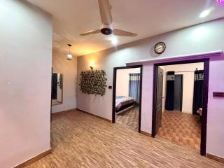 Cozy 2BR Apartment in DHA Phase 6 - Karachi - 2