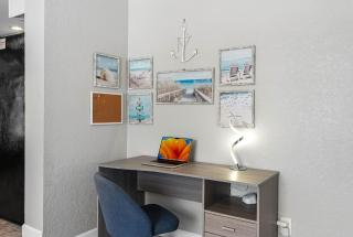 Chic Tranquility Experience the Stunning Tampa Retreat - 1