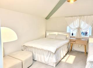 Hongdae 30 seconds to Subway - 3