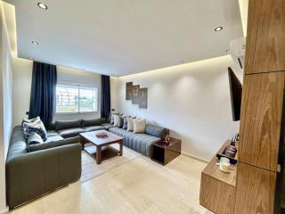 Peaceful 2 Bedroom Apartment with Swimming Pool - 7