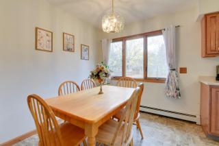 15 Mi to Cochrans Ski Area Cozy Home with Yard! - 4