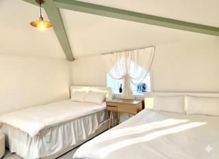 Hongdae 30 seconds to Subway - 5