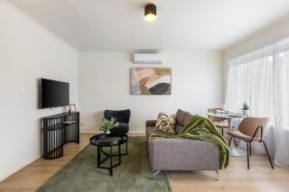 Newly Renovated Geelong Serviced Apartments by Short & Long Stays - 0